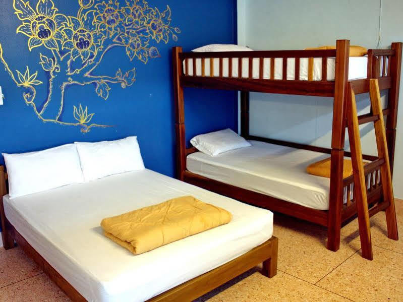 No7 Guesthouse 甲米 外观 照片